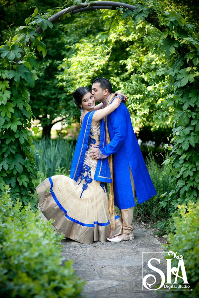 This Wedding Couple Breaking the Monotony with the Color Blue !