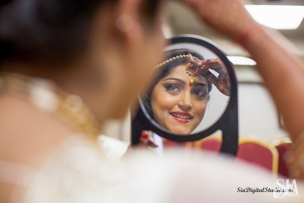 How to Click Bride Getting Ready Images In an Elegant Way!