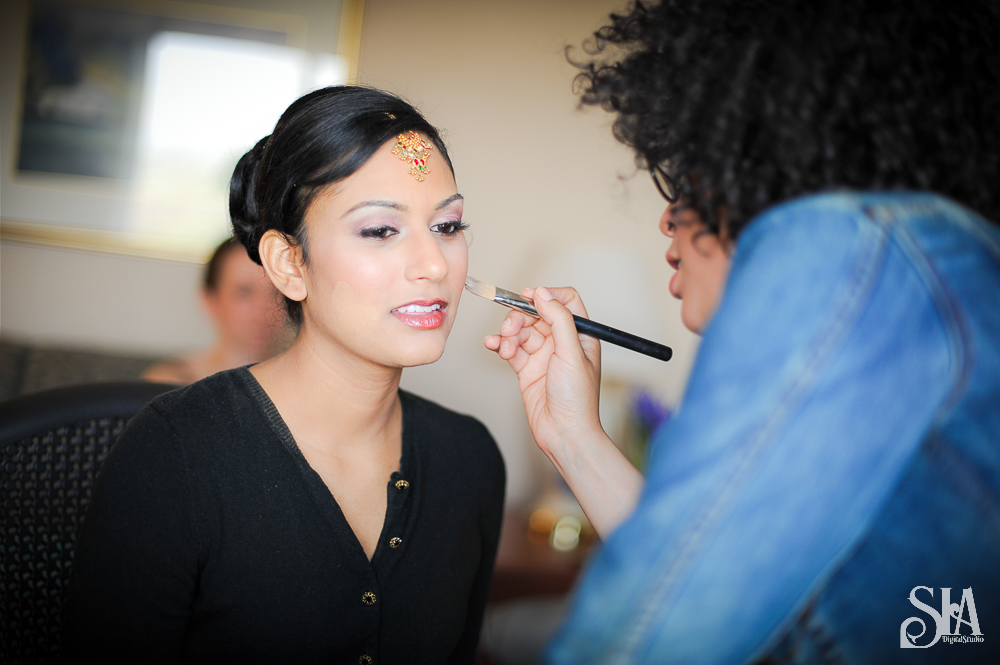 How to Click Bride Getting Ready Images In an Elegant Way!