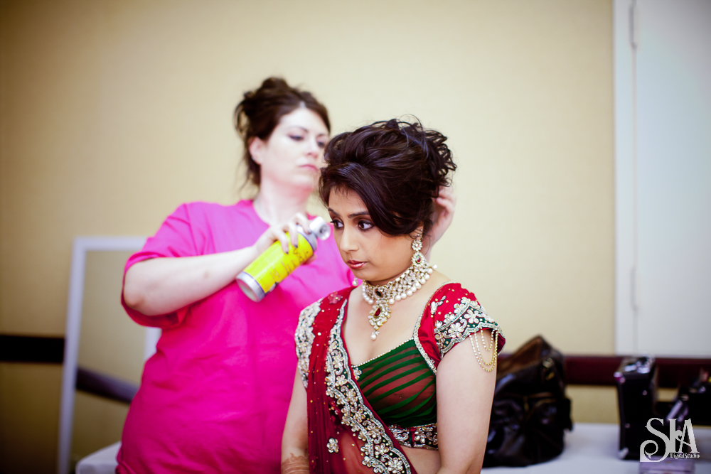 How to Click Bride Getting Ready Images In an Elegant Way!