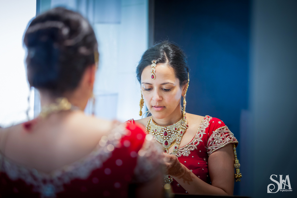 How to Click Bride Getting Ready Images In an Elegant Way!