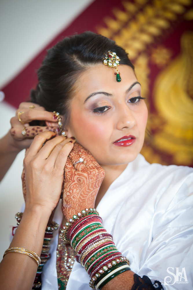 How to Click Bride Getting Ready Images In an Elegant Way!