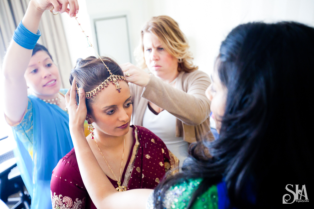 How to Click Bride Getting Ready Images In an Elegant Way!